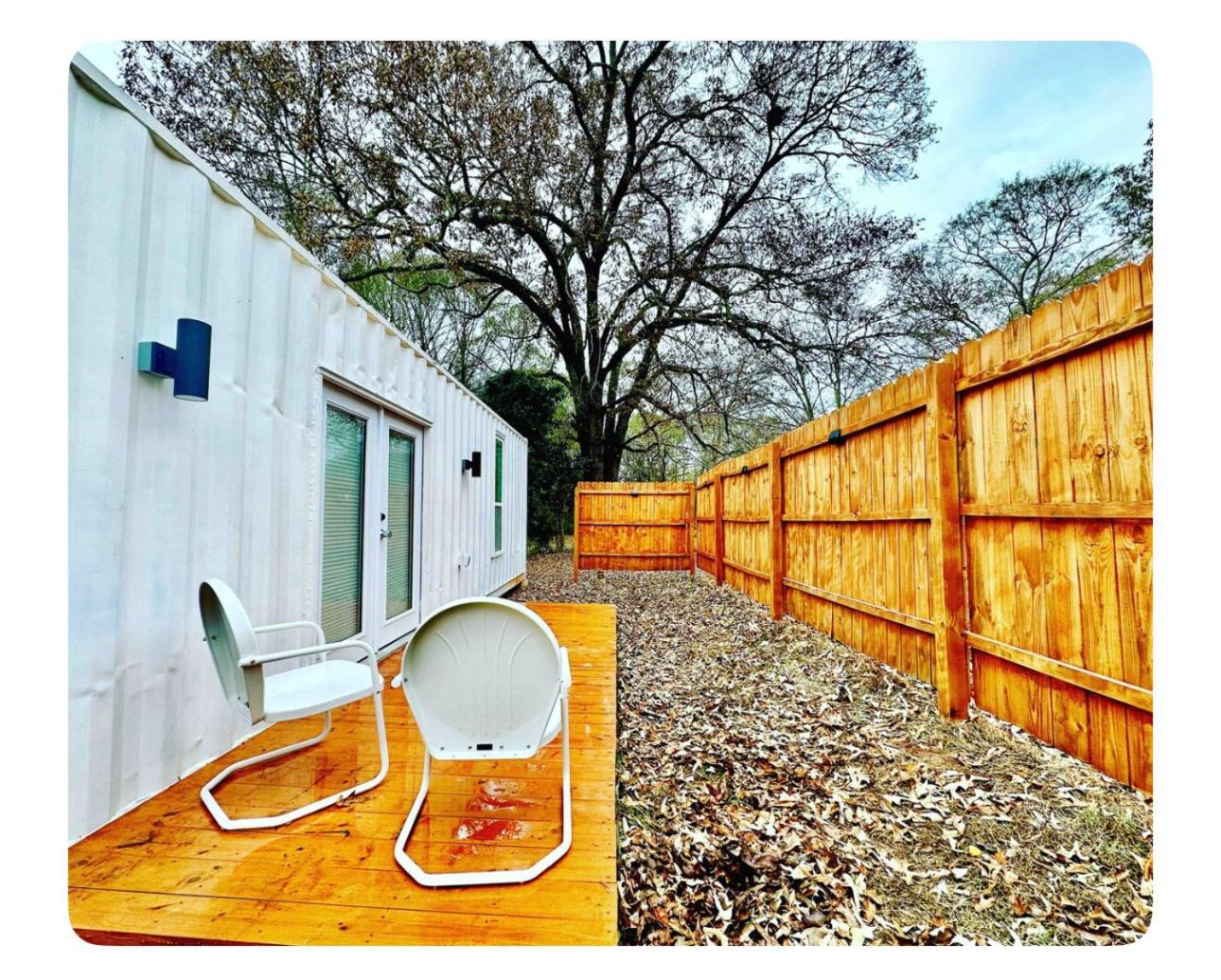 Nomehaus Shipping Container Studio Residential Neighborhood Athens Bagian luar foto