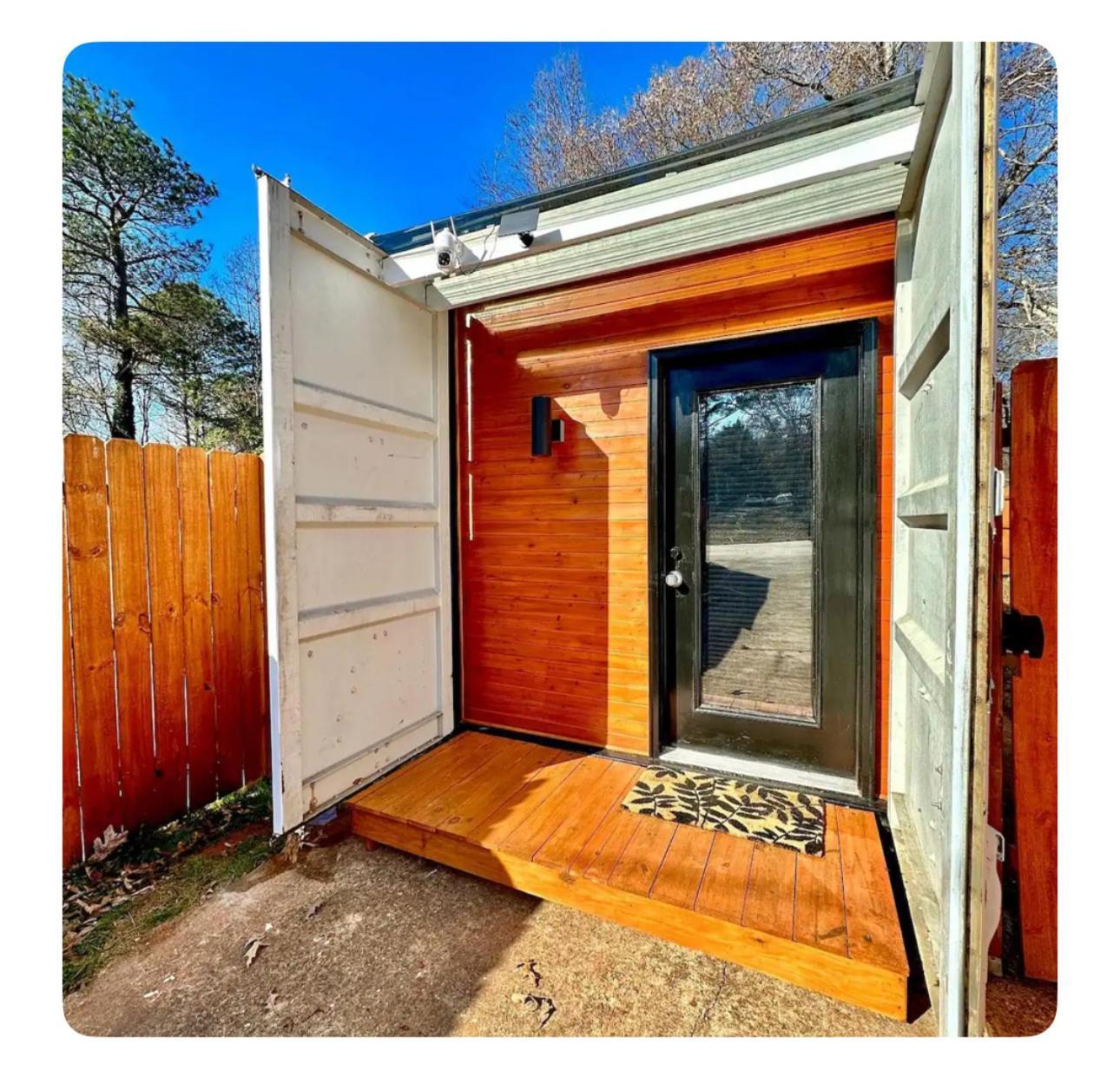 Nomehaus Shipping Container Studio Residential Neighborhood Athens Bagian luar foto